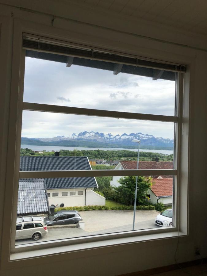 Apartamento Flott Utsikt, Rolig Gate Bodø Exterior foto